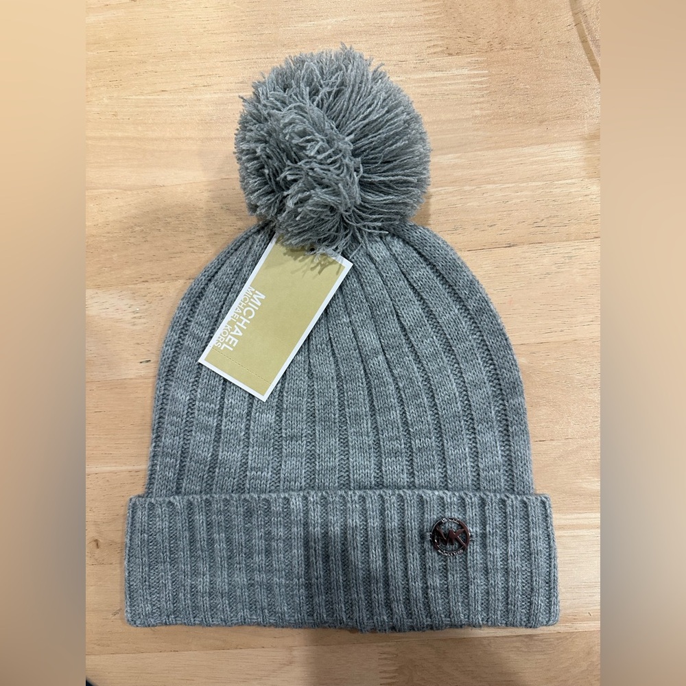 Michael Kors Cable Knit Pom Beanie - Gray